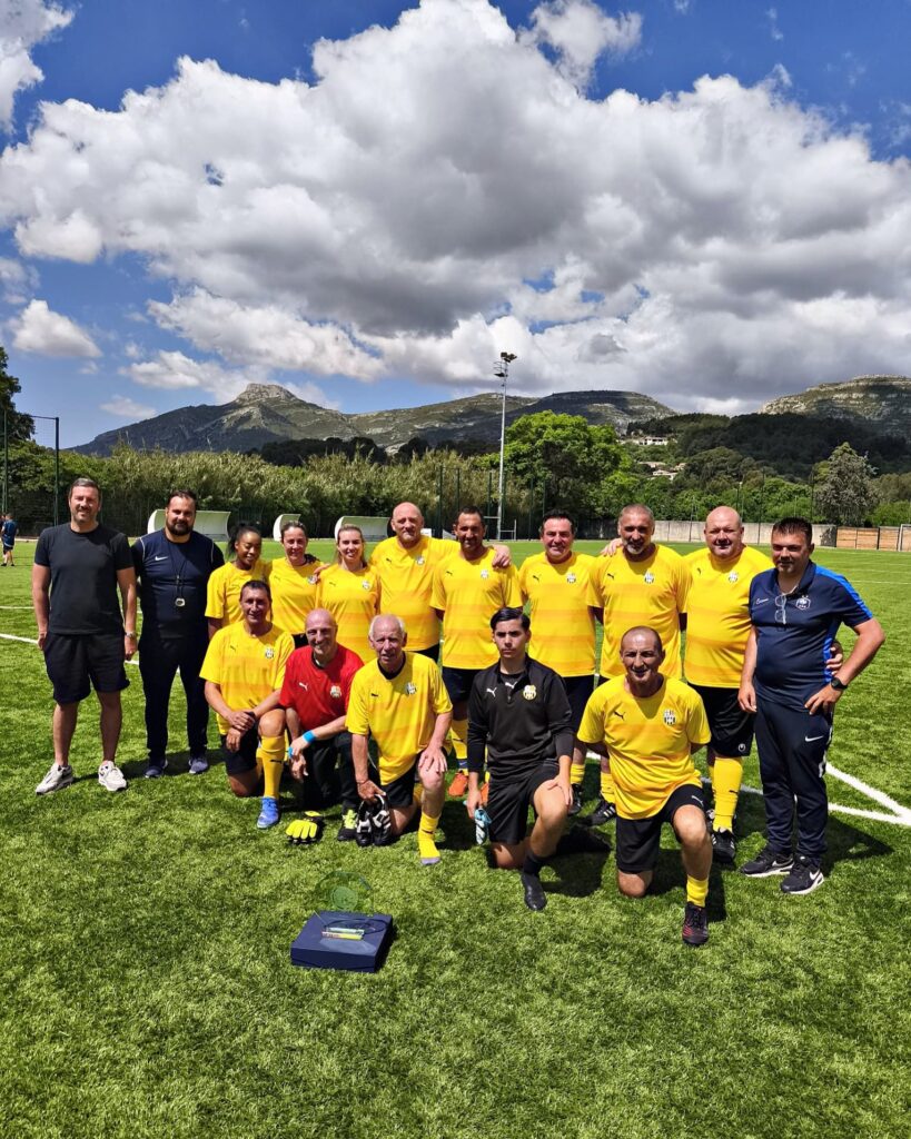 Le week-end des 21 et 22 juin 2025 la Grande Bastide participe à sa deuxième finale nationale au centre national de Clairefontaine. Soucieuse d'offrir à ses licenciés des pratiques alternatives la GB a créé la section foot en marchant qui depuis deux ans fait vivre cette spécialité au niveau départemental, régional et national. Nous souhaitons aux participants(e) un titre national qui viendrait s'ajouter aux titres régionaux et récompenser tout leur investissement.