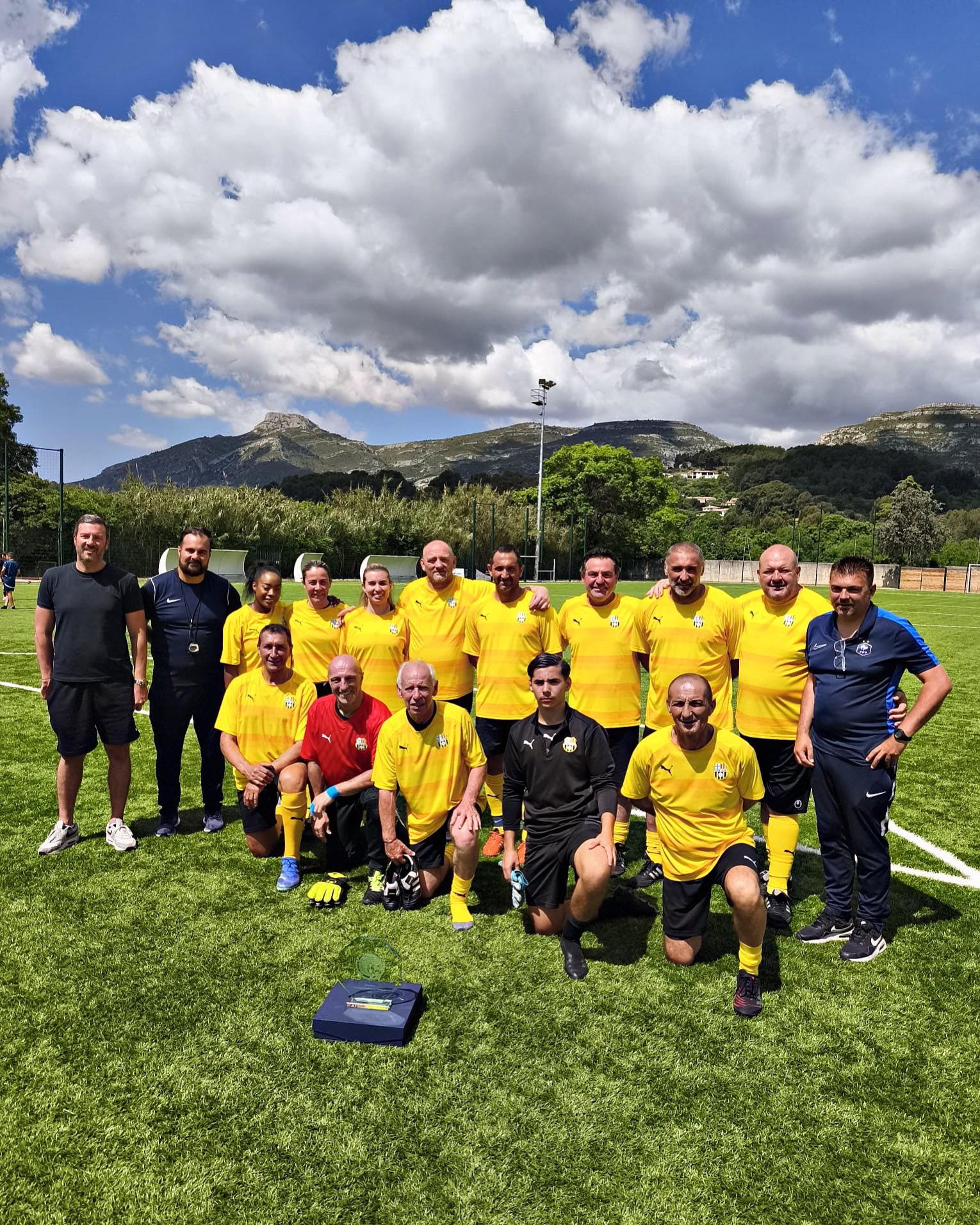 Le week-end des 21 et 22 juin 2025 la Grande Bastide participe à sa deuxième finale nationale au centre national de Clairefontaine. Soucieuse d'offrir à ses licenciés des pratiques alternatives la GB a créé la section foot en marchant qui depuis deux ans fait vivre cette spécialité au niveau départemental, régional et national. Nous souhaitons aux participants(e) un titre national qui viendrait s'ajouter aux titres régionaux et récompenser tout leur investissement.